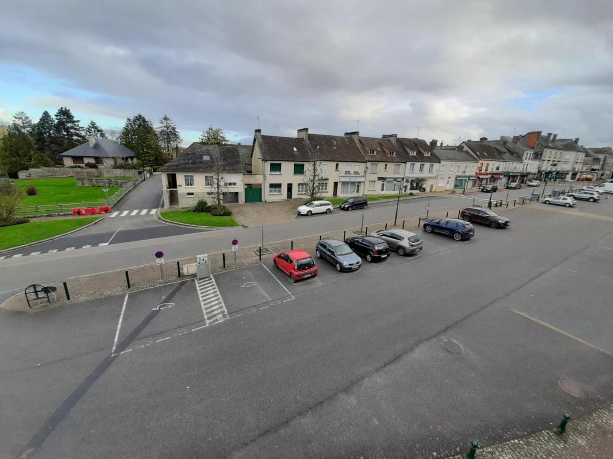 Le Deux Gaulle Apartment Le Mele-sur-Sarthe Bagian luar foto
